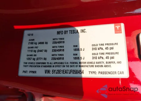 2018 Tesla Model 3 Long Range/Mid Range z USA, uszkodzony, nr VIN 5YJ3E1EA7JF058454